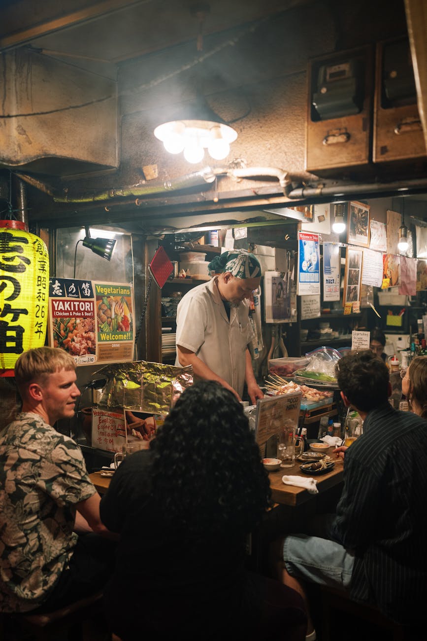 🍶 Izakaya Culture in Japan: How It Differs from Canadian Pubs and How to Enjoy It